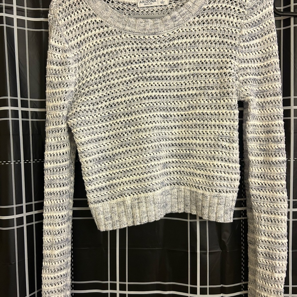 Arizona Jean Company Women's Gray Sweater